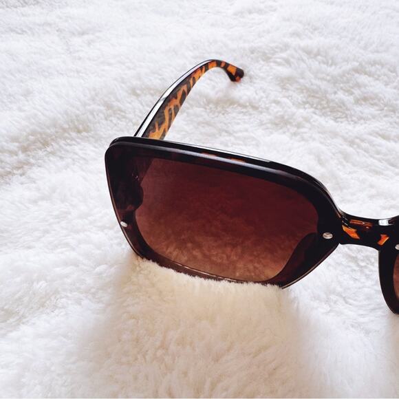 Abby Tortoise Brown Square Frame Sunglasses - Picture 5 of 10